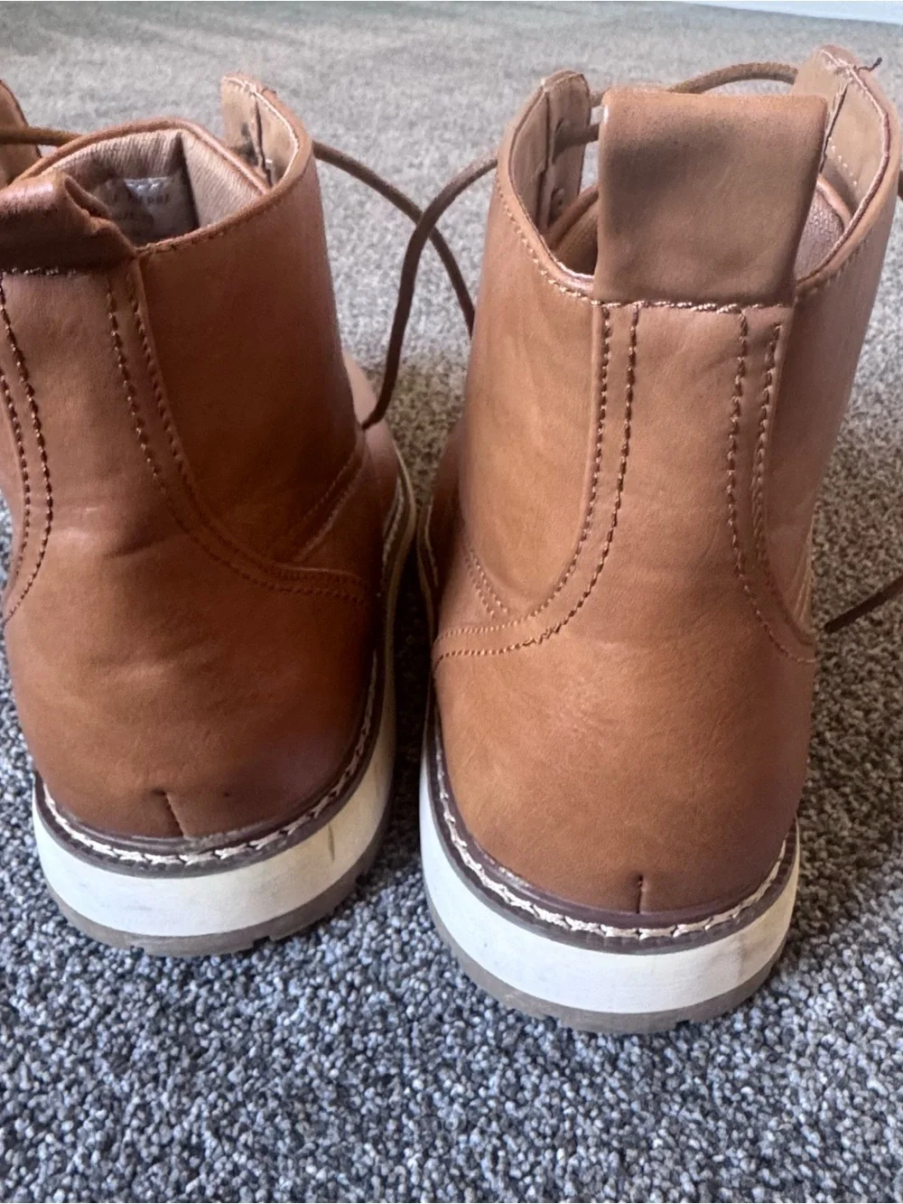 Hawke & Co classic tan